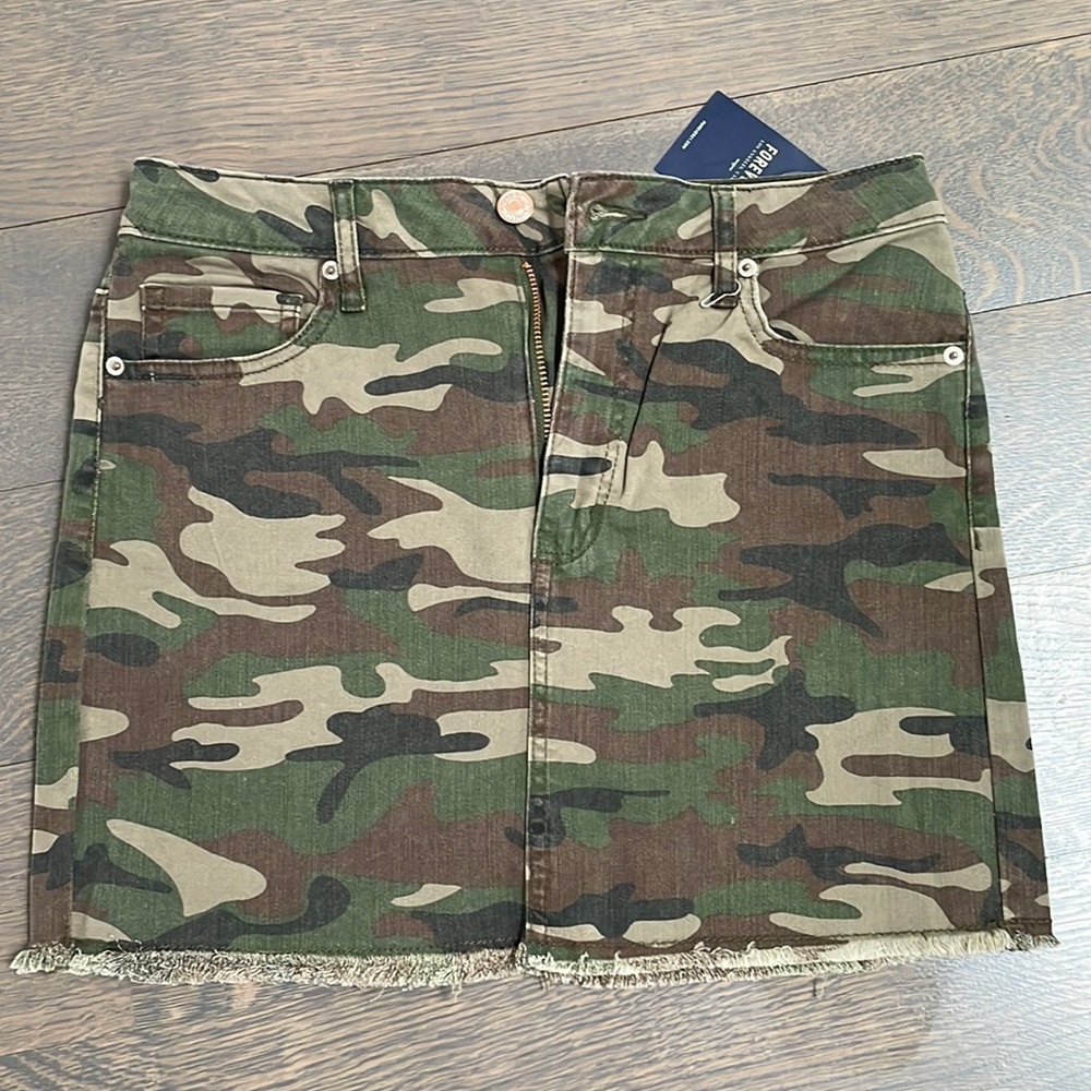 BNWT FOREVER 21 camouflage skirt